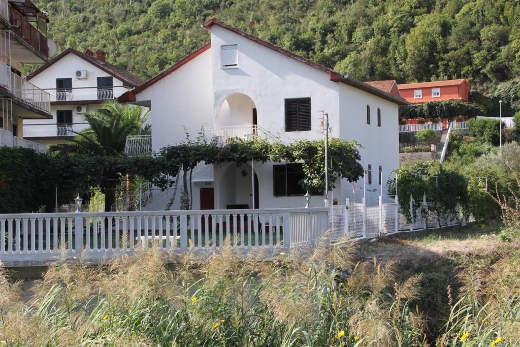 Guesthouse Djurisic Herceg Novi Bagian luar foto